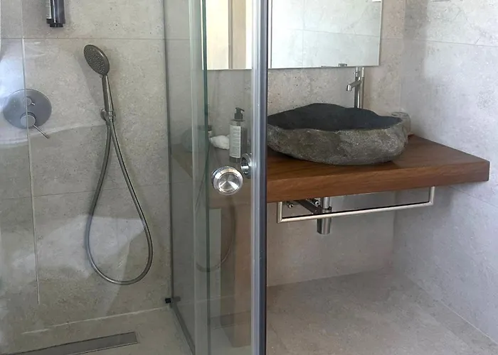Villa Vivari Suites מלון דירות