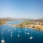 Villa Vivari Suites 4*