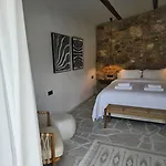 Ξενοδοχείο με διαμερίσματα Villa Vivari Suites Βιβάρι