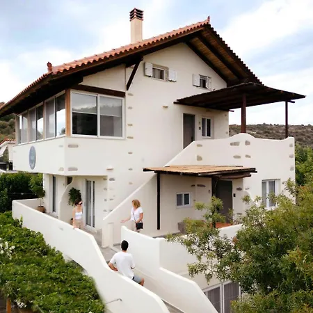 Villa Vivari Suites Ξενοδοχείο με διαμερίσματα 4*